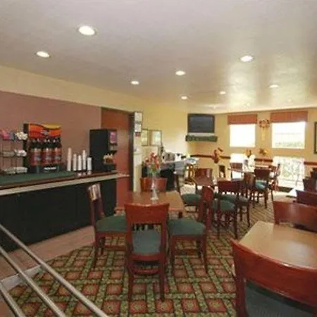 Comfort Inn & Suites Love Field-Dallas Market Center 