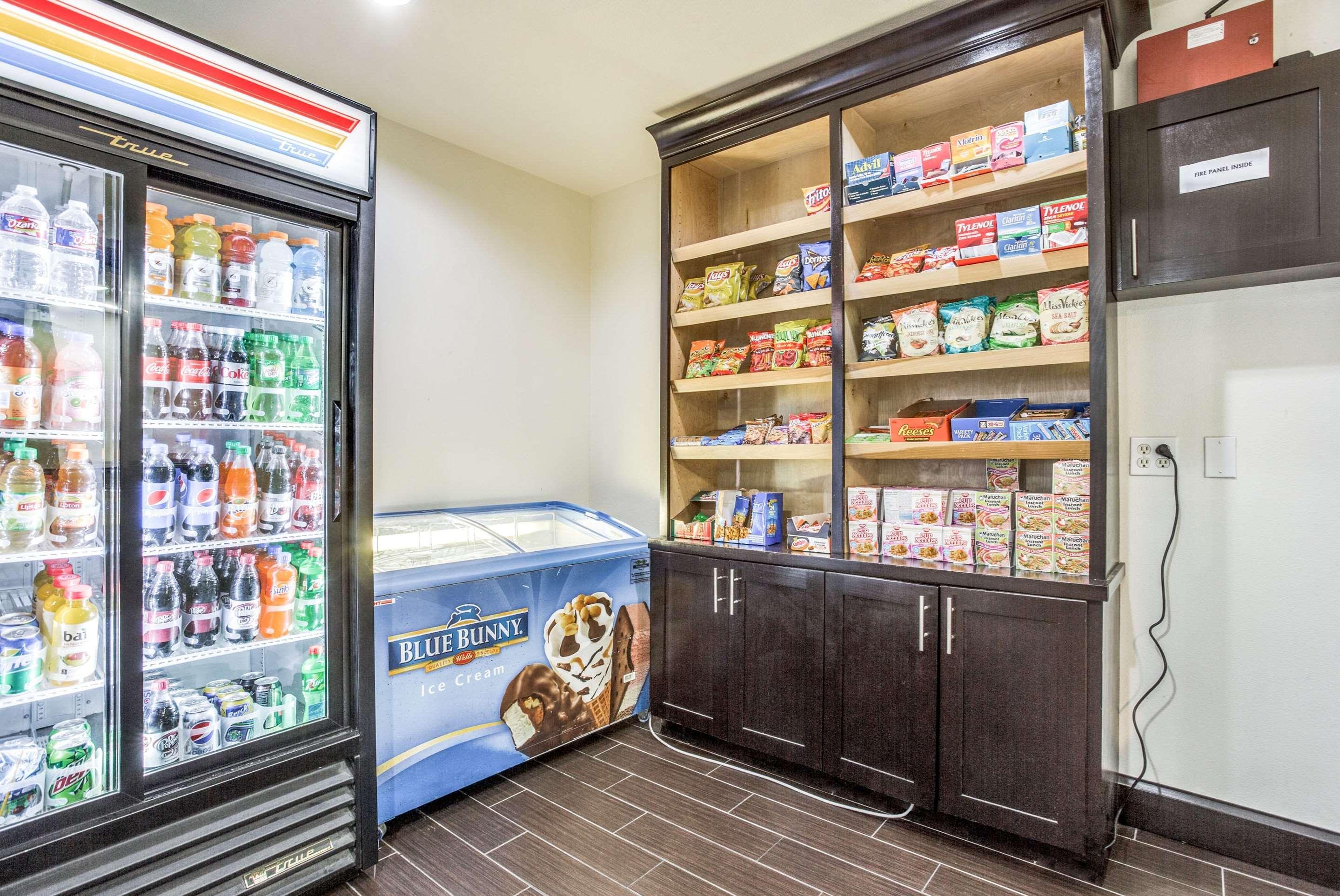 Comfort & Love Field-dallas Market Center 3*