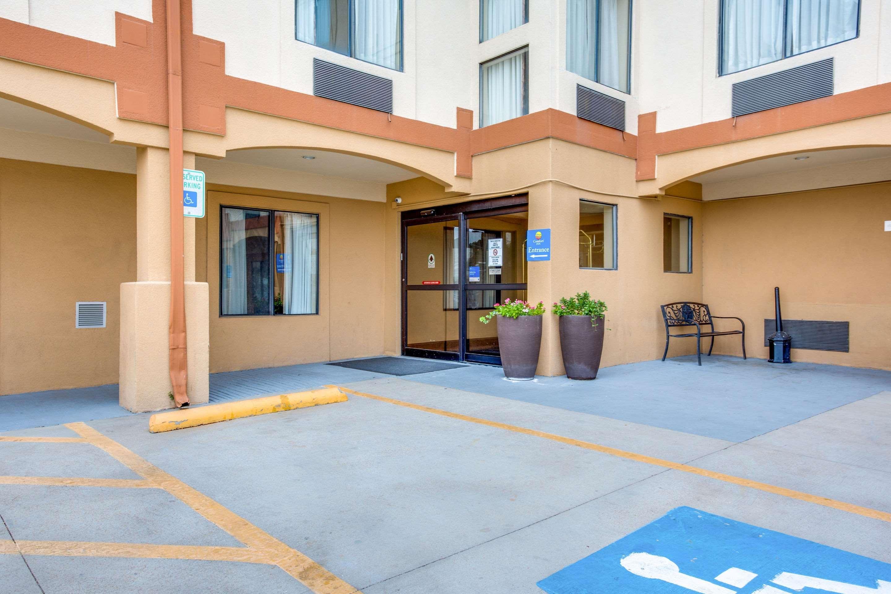 Hotel Comfort & Love Field-dallas Market Center 3*